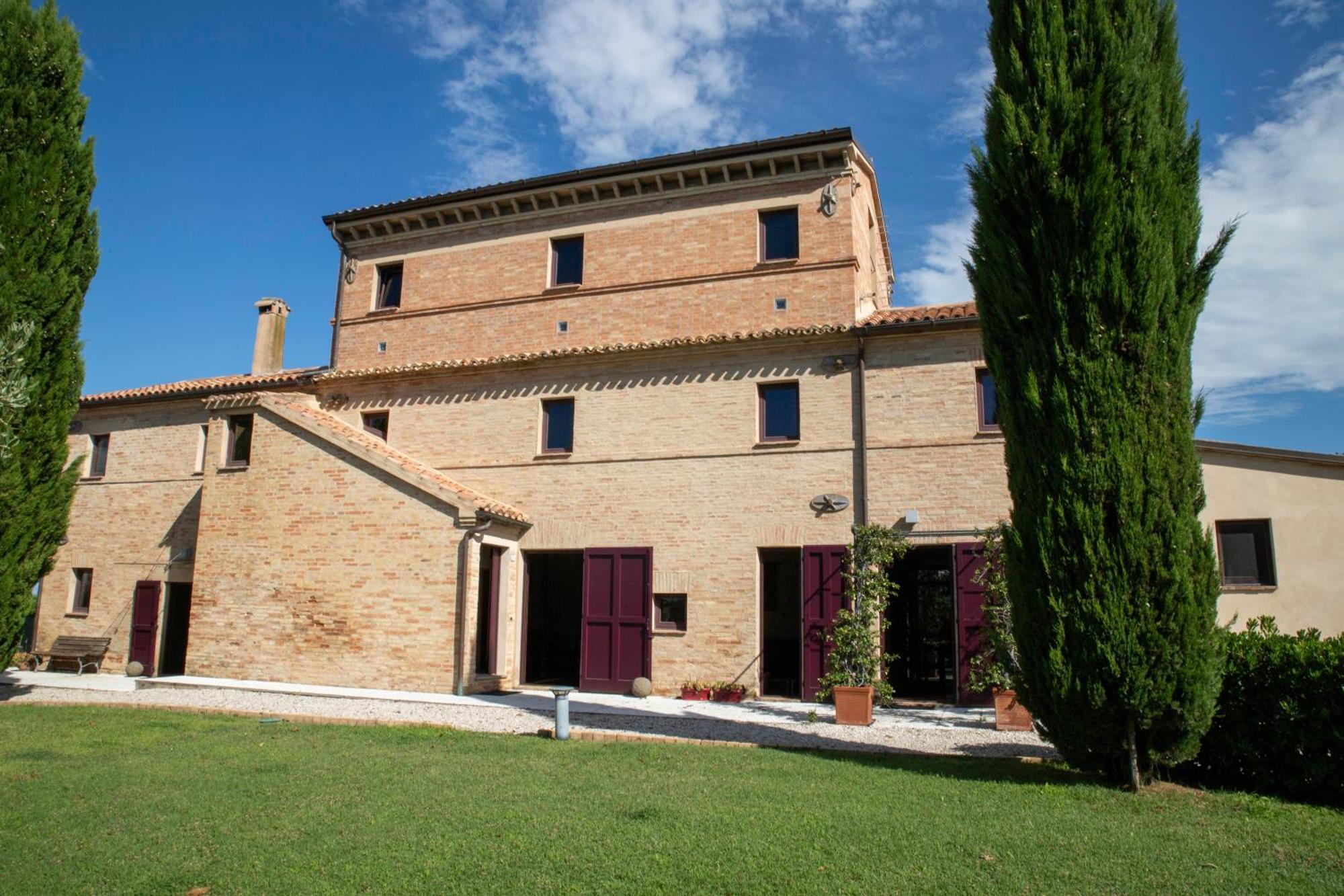 Casali Marchigiani - Ville Vacanza Private Con Piscina Ostra Exteriör bild